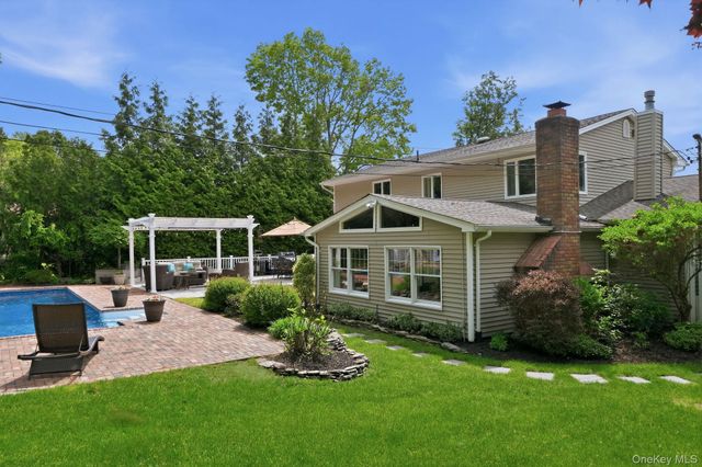 17 Milburn Road, South Setauket, NY 11720