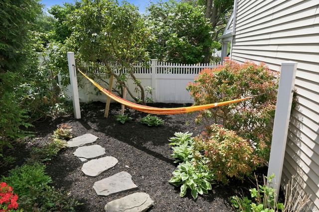 17 Milburn Road, South Setauket, NY 11720