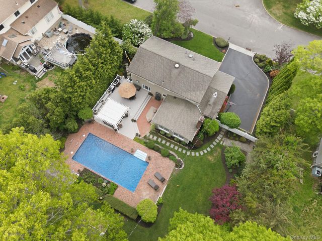 17 Milburn Road, South Setauket, NY 11720