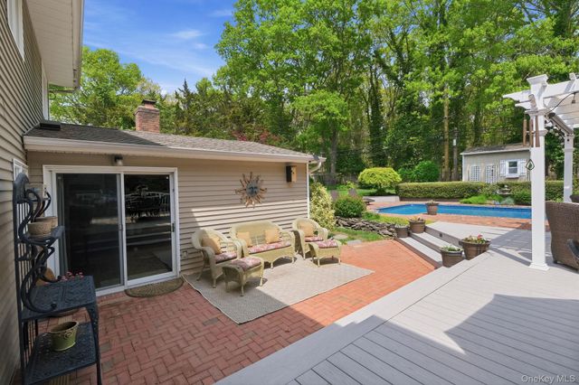 17 Milburn Road, South Setauket, NY 11720