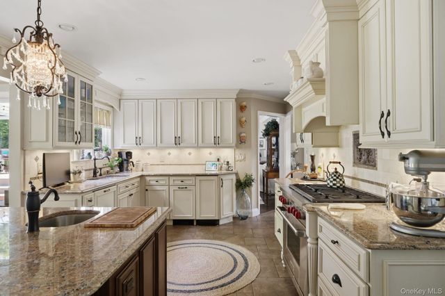 17 Milburn Road, South Setauket, NY 11720