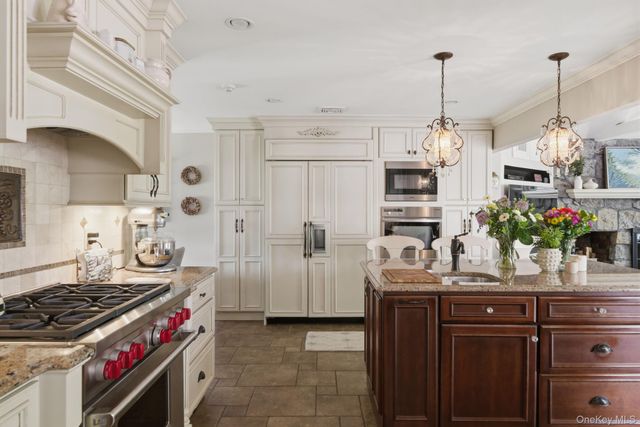 17 Milburn Road, South Setauket, NY 11720