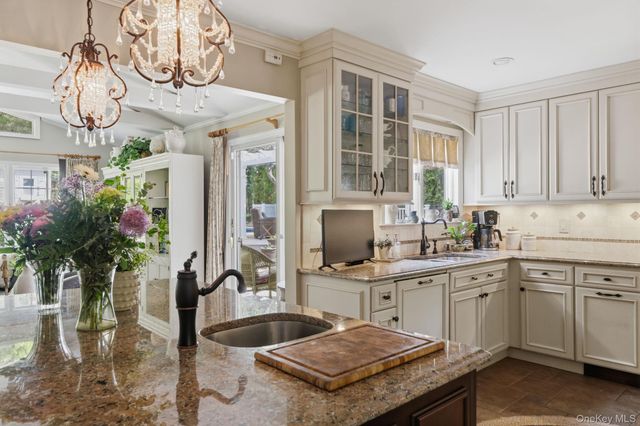 17 Milburn Road, South Setauket, NY 11720
