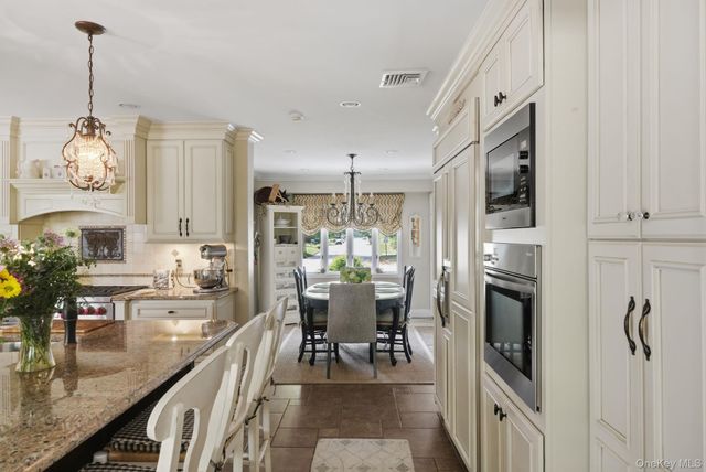 17 Milburn Road, South Setauket, NY 11720