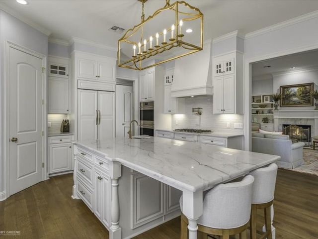 1056 Saint Francis Way, Shreveport, LA 71106