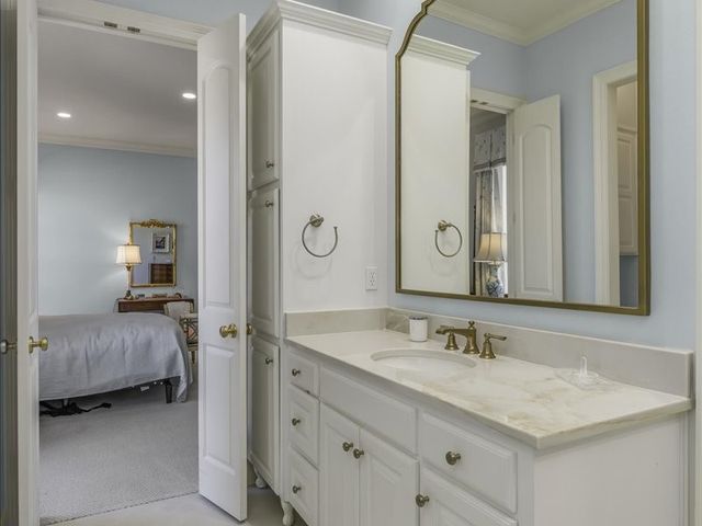 1056 Saint Francis Way, Shreveport, LA 71106