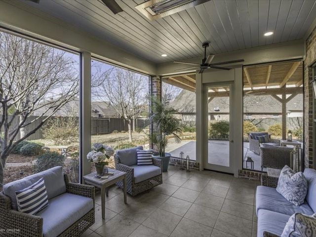 1056 Saint Francis Way, Shreveport, LA 71106