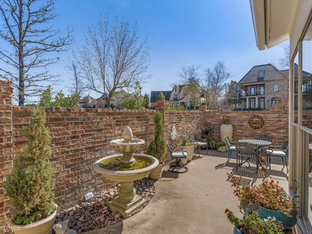 1056 Saint Francis Way, Shreveport, LA 71106