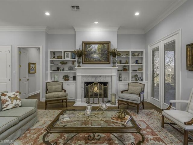 1056 Saint Francis Way, Shreveport, LA 71106