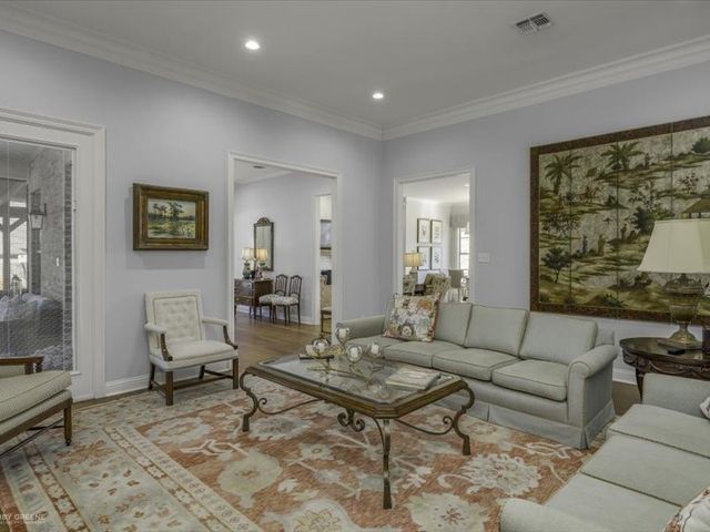 1056 Saint Francis Way, Shreveport, LA 71106