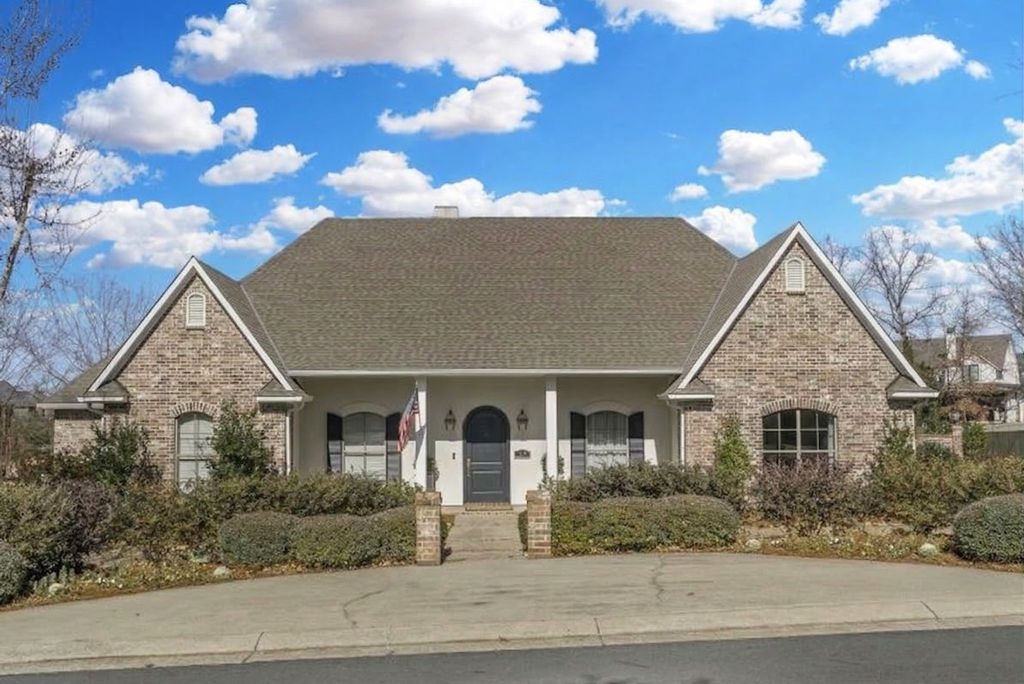 1056 Saint Francis Way, Shreveport, LA 71106