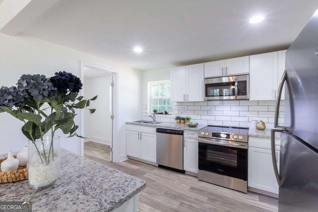 2949 Pearl Street, East Point, GA 30344