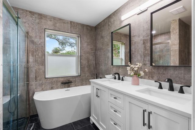 7601 NW 82nd Ter, Parkland, FL 33067