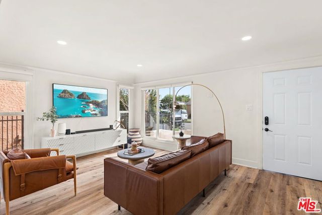 1235 E 74th Street, Los Angeles, CA 90001