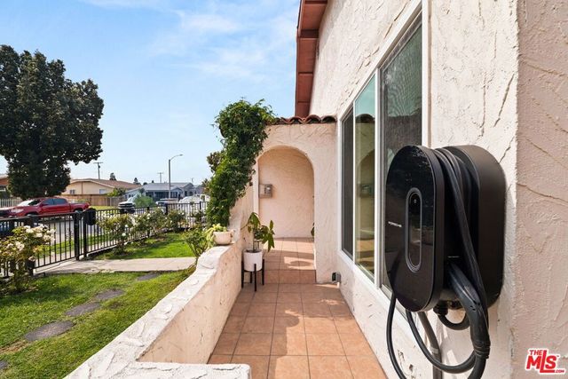 1235 E 74th Street, Los Angeles, CA 90001