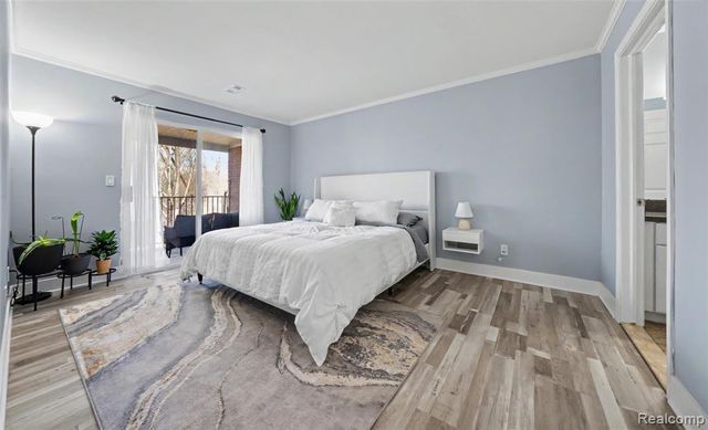 56075 Chesapeake Circle 242, Utica, MI 48316