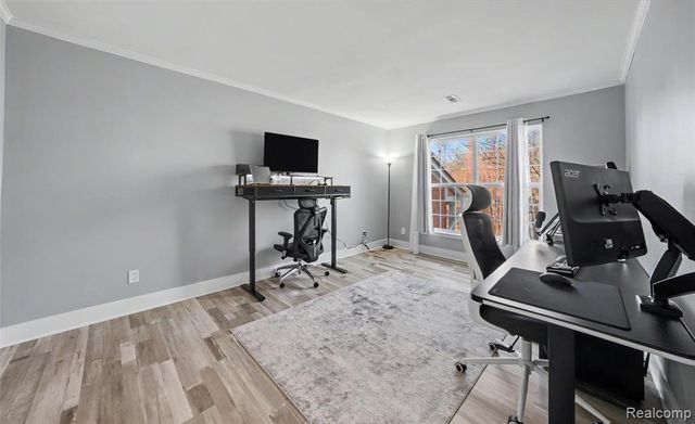 56075 Chesapeake Circle 242, Utica, MI 48316