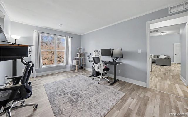 56075 Chesapeake Circle 242, Utica, MI 48316