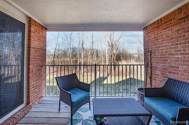 56075 Chesapeake Circle 242, Utica, MI 48316