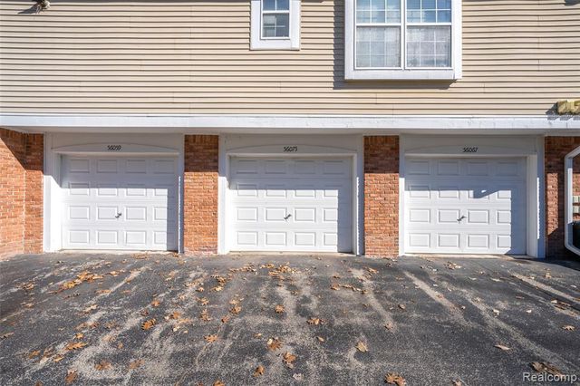 56075 Chesapeake Circle 242, Utica, MI 48316