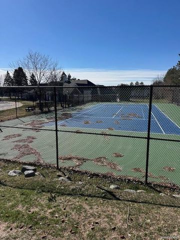 56075 Chesapeake Circle 242, Utica, MI 48316