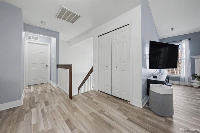 56075 Chesapeake Circle 242, Utica, MI 48316