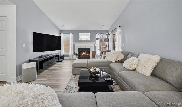 56075 Chesapeake Circle 242, Utica, MI 48316