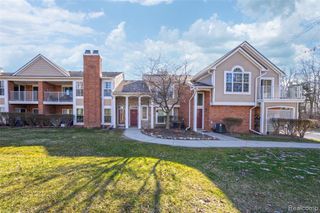 56075 Chesapeake Circle 242, Utica, MI 48316