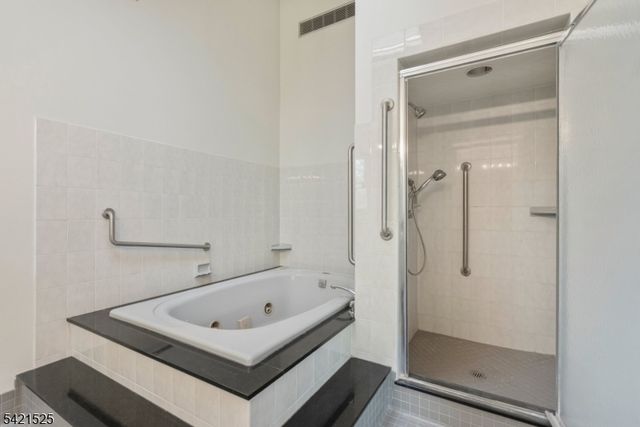 8 Bogert Rd, Montville Twp., NJ 07058