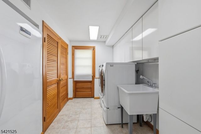 8 Bogert Rd, Montville Twp., NJ 07058