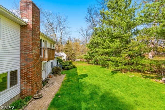 8 Bogert Rd, Montville Twp., NJ 07058
