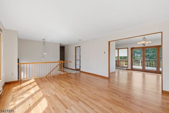 8 Bogert Rd, Montville Twp., NJ 07058