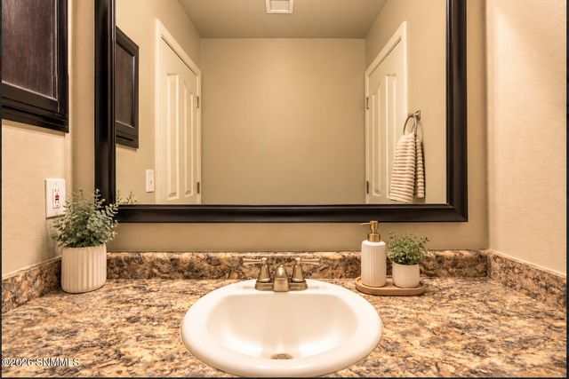 5926 Beechwood Street, Santa Teresa, NM 88008