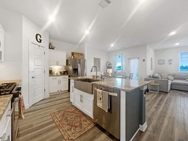 12772 Silverbell Ave, Denham Springs, LA 70726