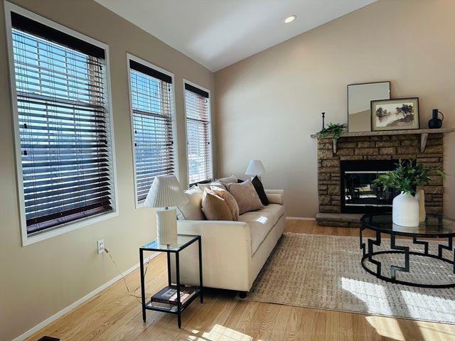 115 River Road, Somerset, MA 02725