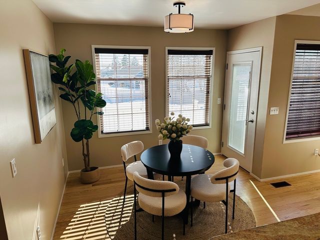 115 River Road, Somerset, MA 02725