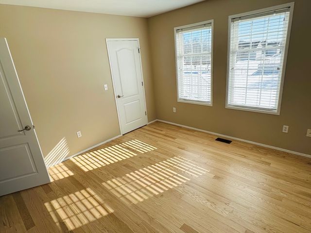 115 River Road, Somerset, MA 02725