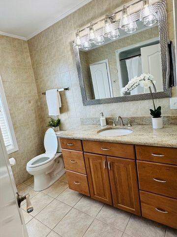 115 River Road, Somerset, MA 02725