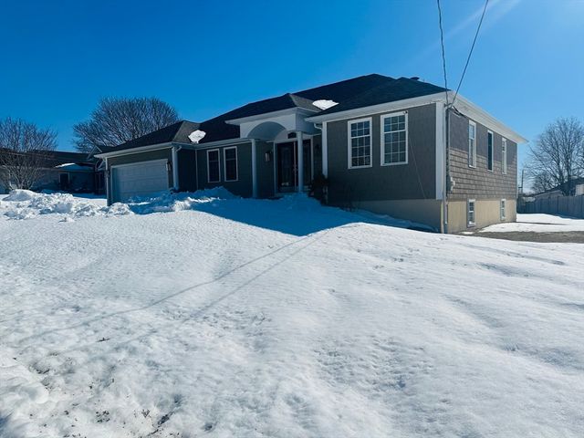 115 River Road, Somerset, MA 02725