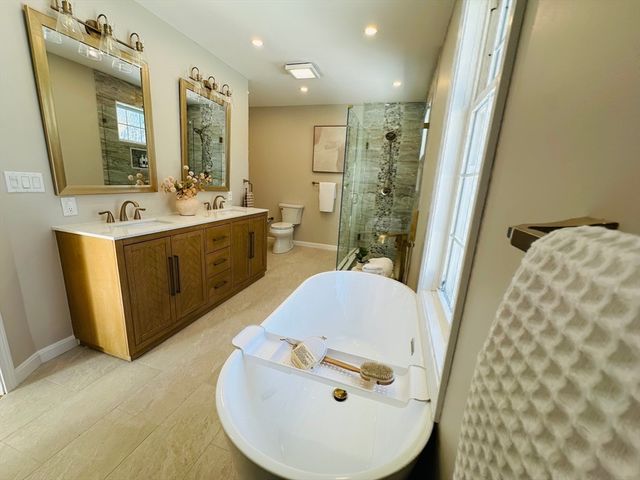 115 River Road, Somerset, MA 02725