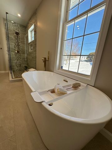 115 River Road, Somerset, MA 02725