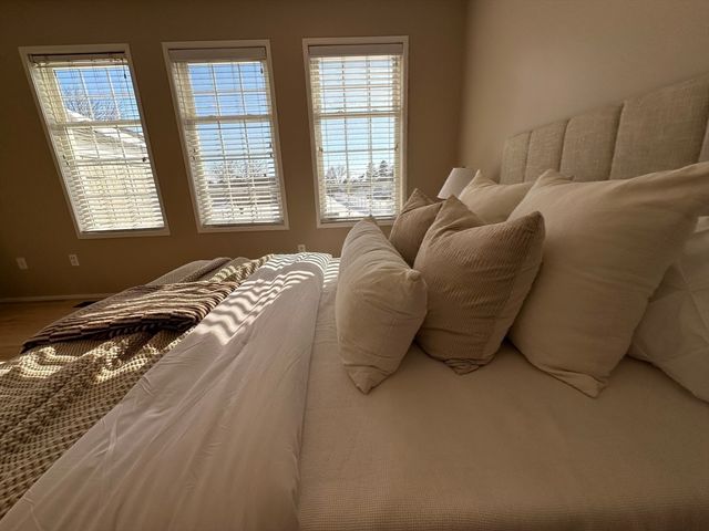 115 River Road, Somerset, MA 02725