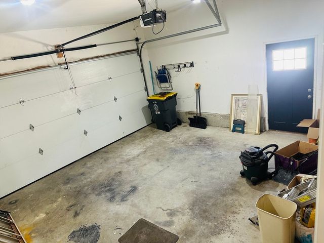 115 River Road, Somerset, MA 02725