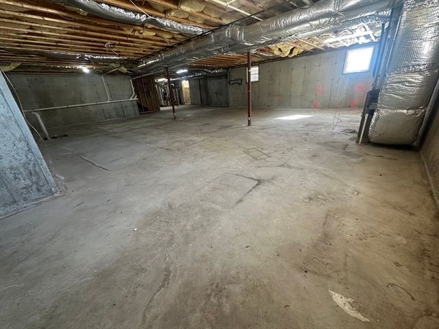 115 River Road, Somerset, MA 02725