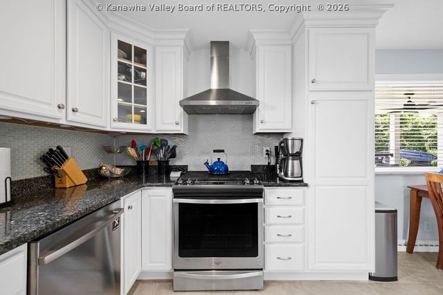 1520 Knob Road, Charleston, WV 25314