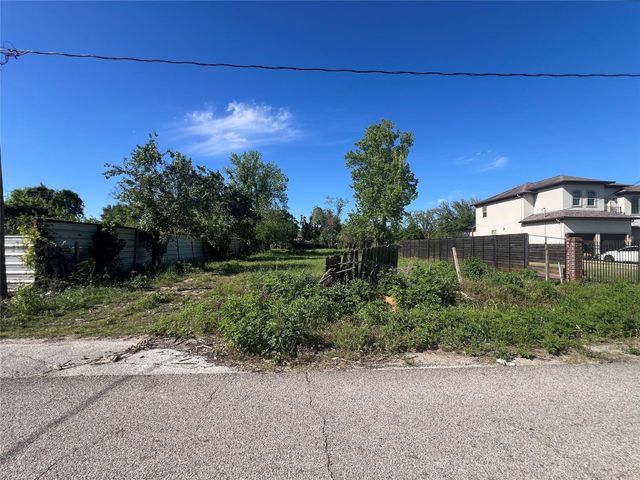 780 W Rittenhouse Road, Houston, TX 77091