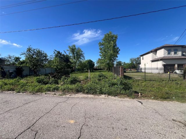 780 W Rittenhouse Road, Houston, TX 77091