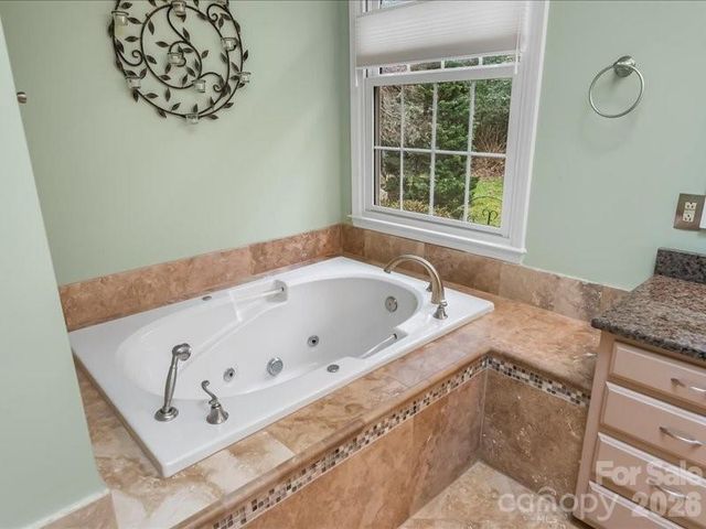 112 Parkland Street, Morganton, NC 28655