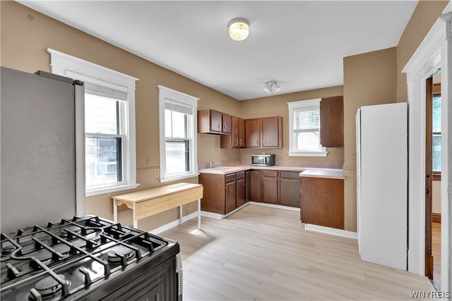 31 Hughes Avenue, Buffalo, NY 14208