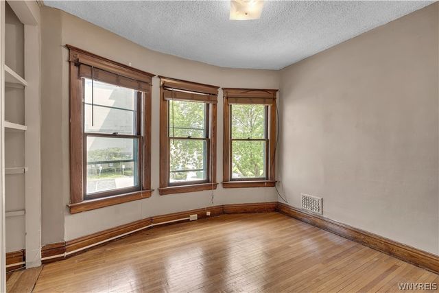 31 Hughes Avenue, Buffalo, NY 14208